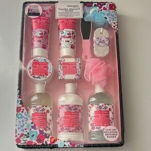 Vanilla Almond Hand & Foot Care Set - Pink Floral